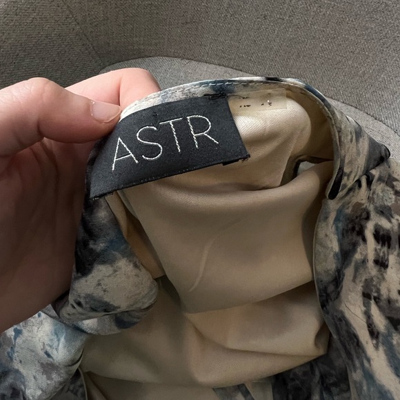 ASTR long sleeve romper small - Picture 3 of 3